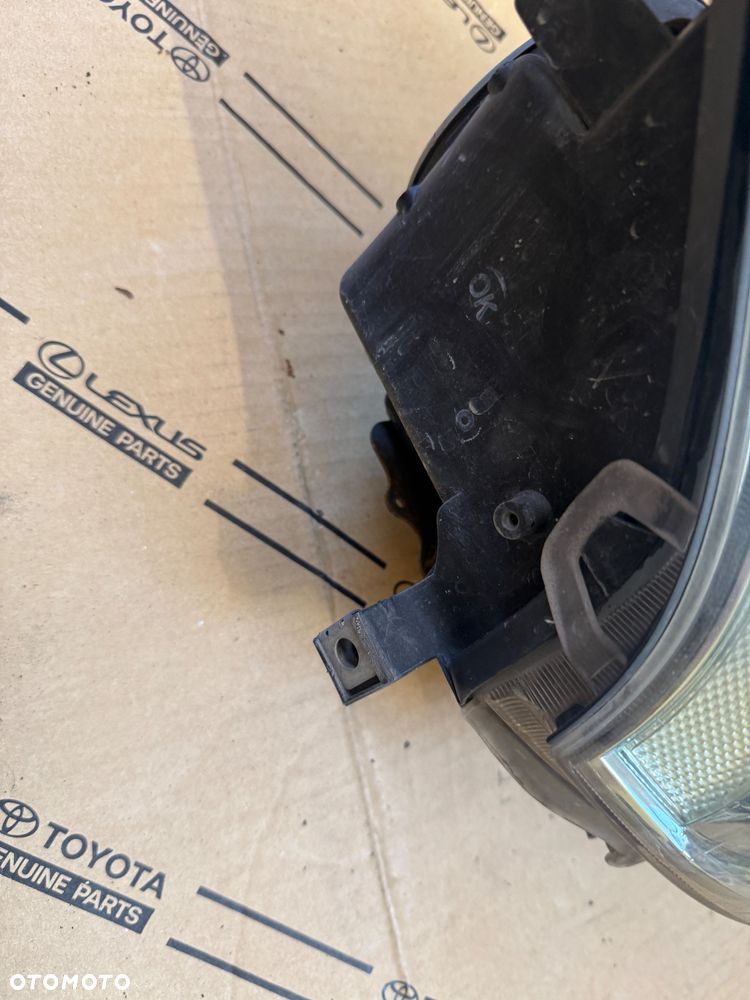 Lampa przednia prawa Lexus RX400h EU 03-09r. - 5