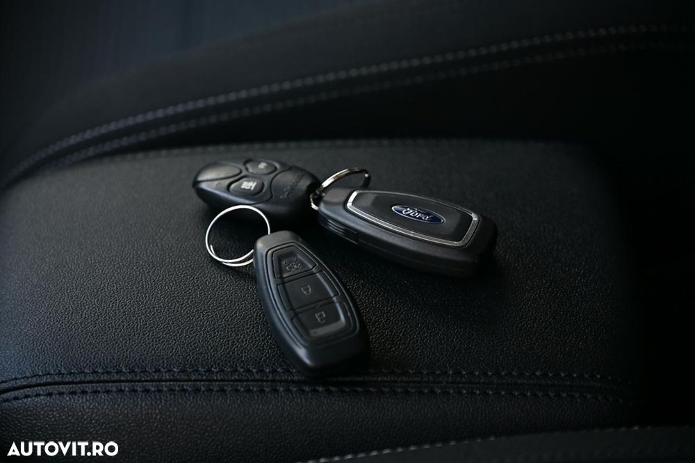 Ford Focus 2.0 EcoBlue Start-Stopp-System Aut. TITANIUM - 20