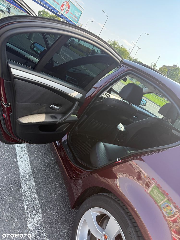BMW Seria 5 525d - 14