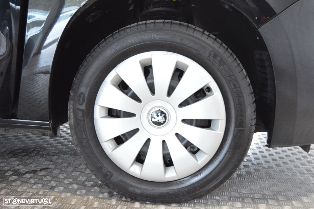 Peugeot Partner 1.5 BlueHDi Asphalt Longa - 19