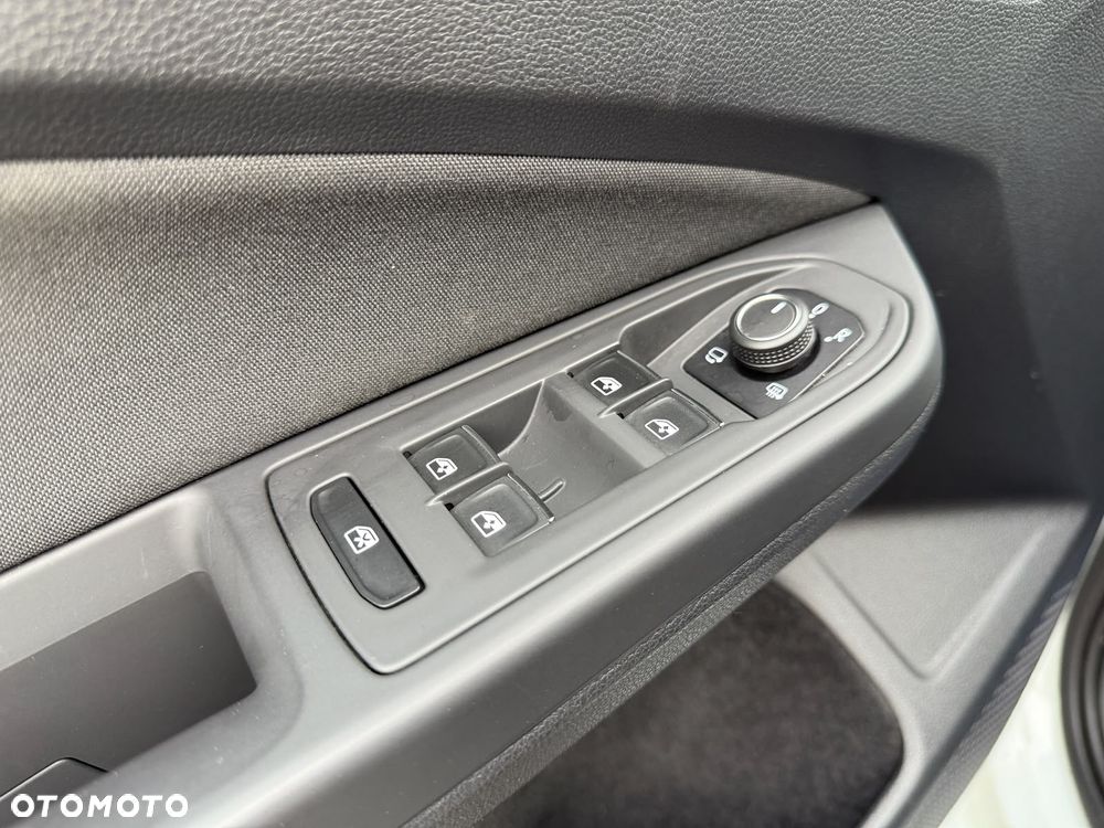 Volkswagen Golf 2.0 TDI Life - 37