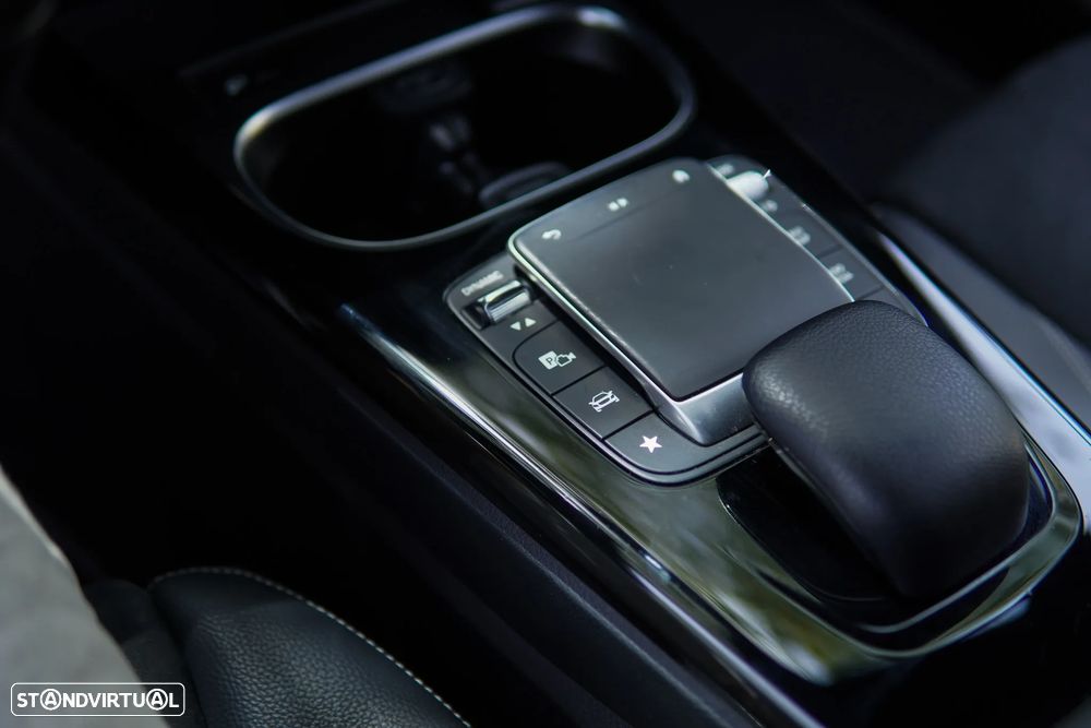 Mercedes-Benz A 250 e 8G-DCT AMG Line - 42