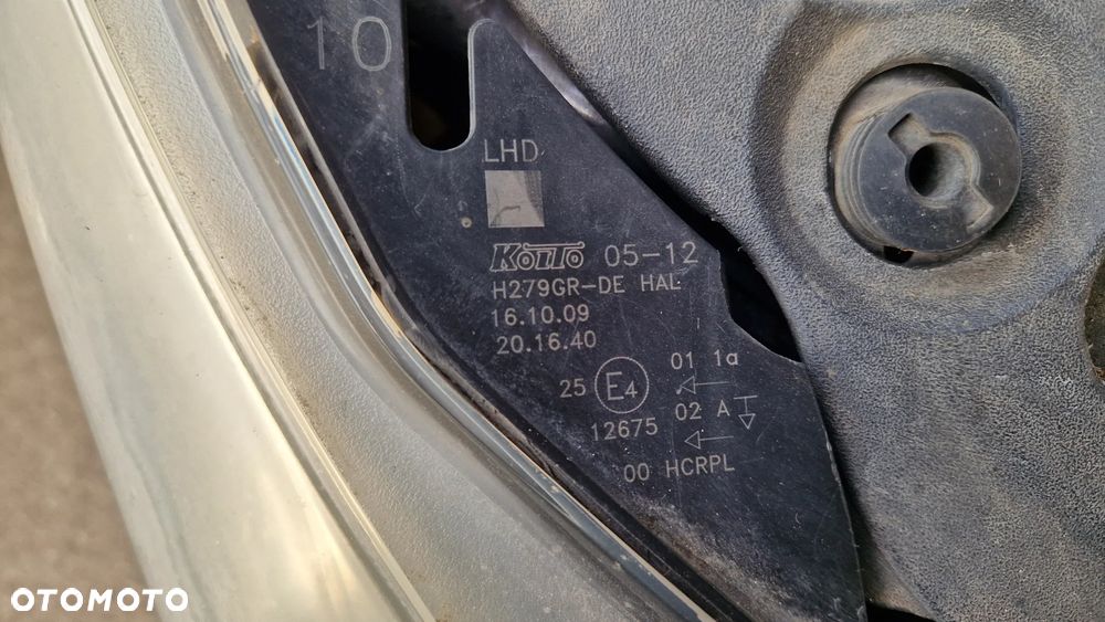 TOYOTA AVENSIS T27 LAMPA PRZÓD PRAWA H279GR-DE - 2