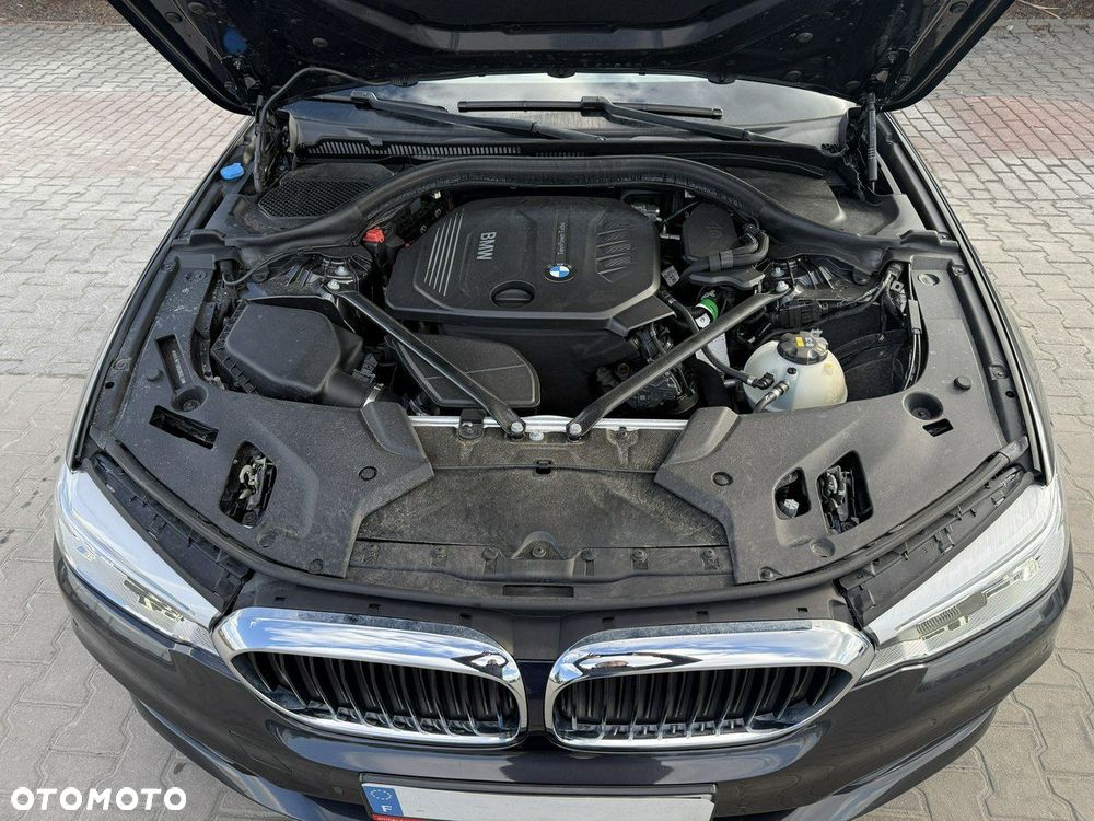BMW Seria 5 520d Sport - 11