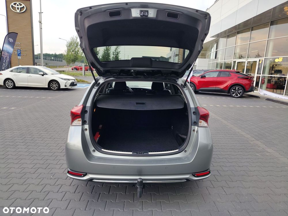 Toyota Auris 1.6 Selection - 14