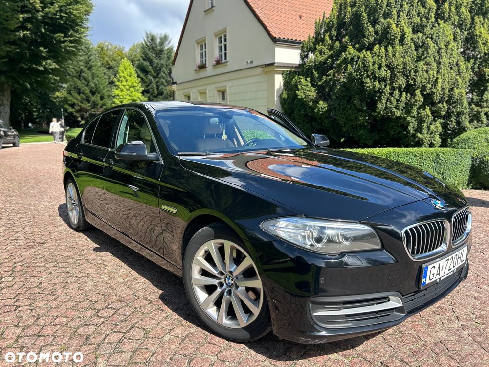 BMW Seria 5 520d xDrive - 14