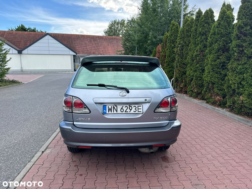 Lexus RX - 8