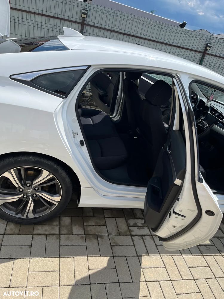 Honda Civic 1.5 VTEC Turbo CVT Elegance Navi - 8
