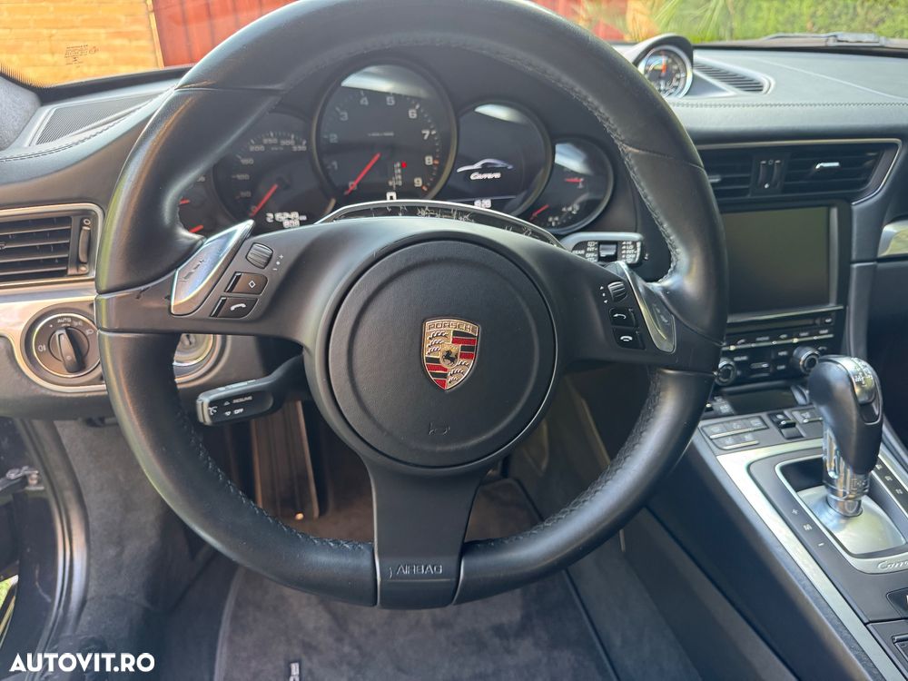 Porsche 911 Carrera PDK Black Edition - 12