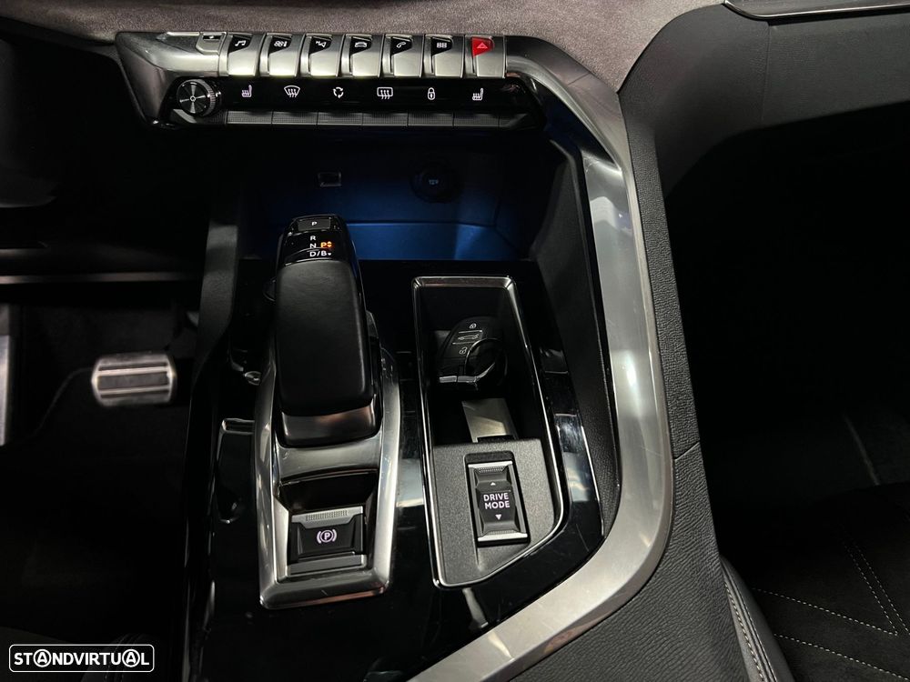 Peugeot 3008 1.6 Hybrid GT Pack e-EAT8 - 28