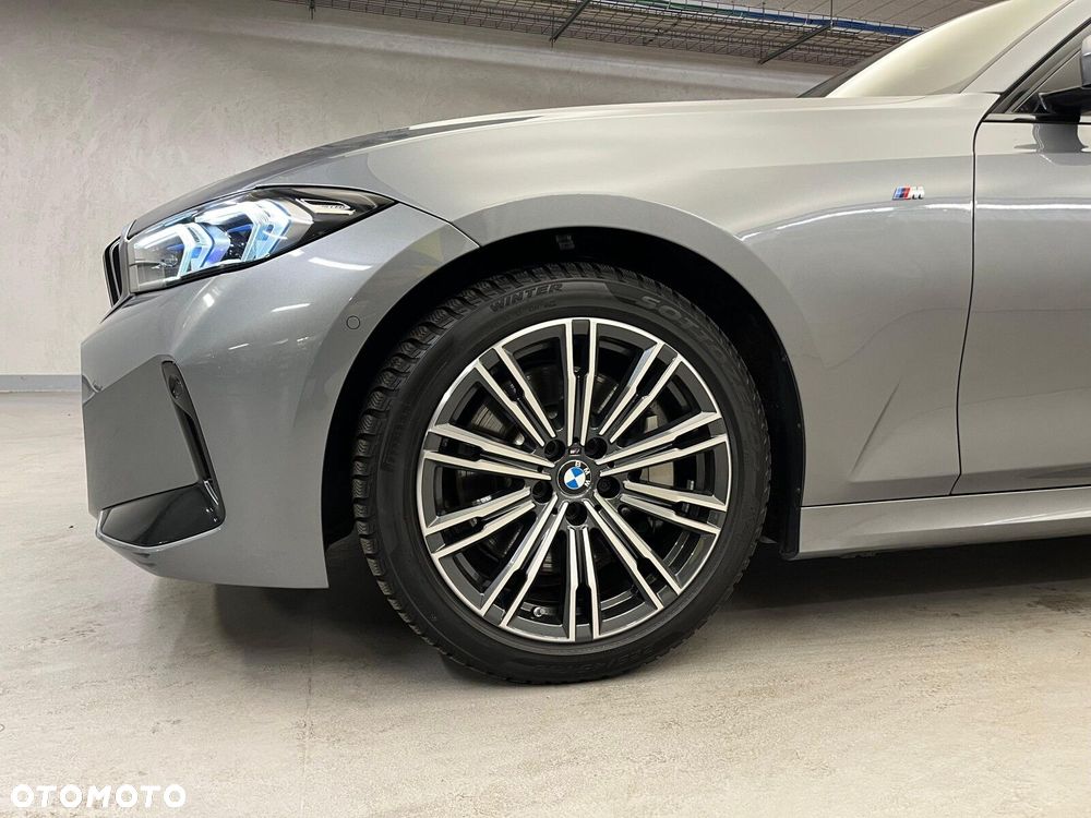 BMW Seria 3 330i xDrive M Sport - 14