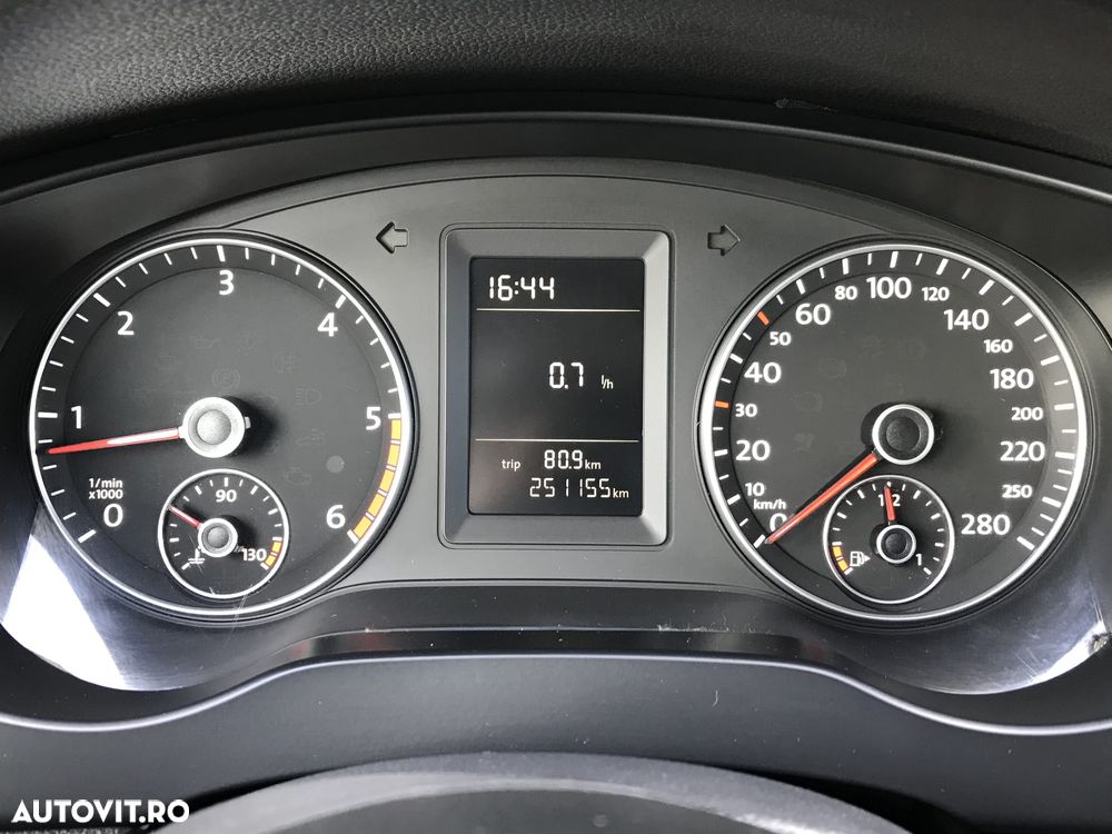 VOLKSWAGEN Jetta 2011 — imagine 27