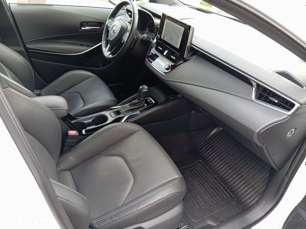Toyota Corolla 2.0 Hybrid Executive - 7