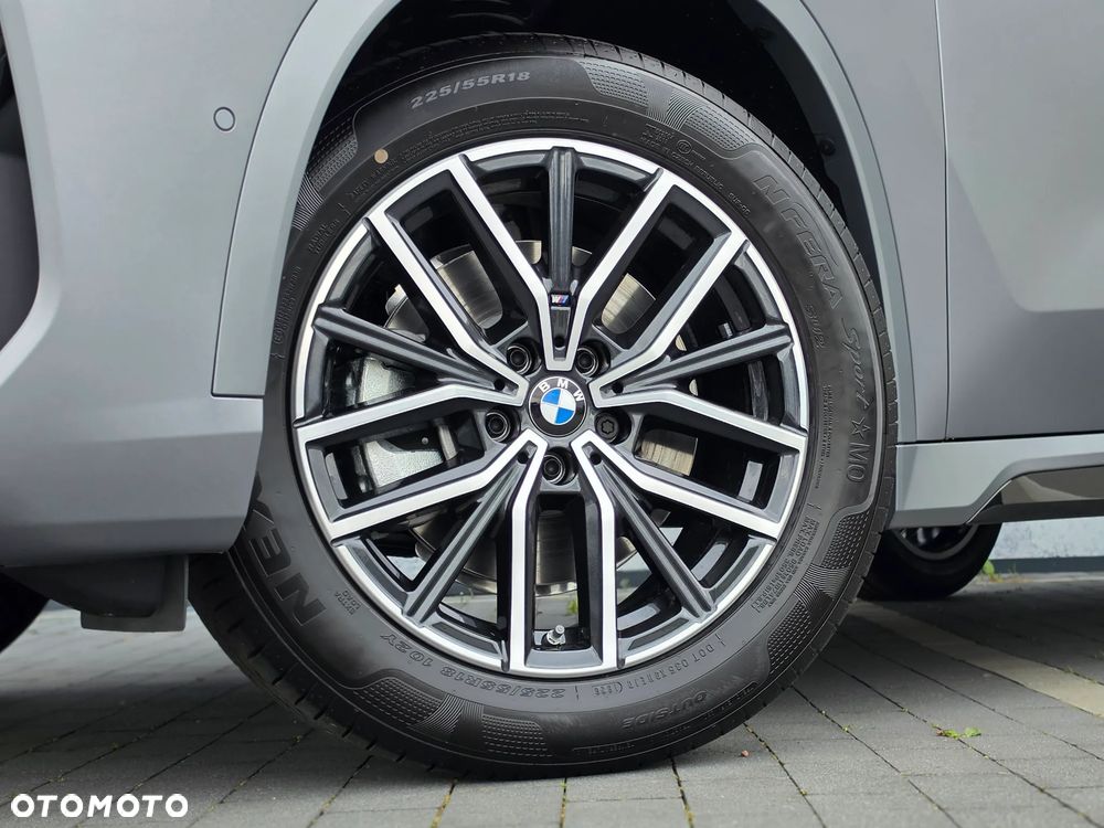 BMW X1 sDrive20i mHEV - 12