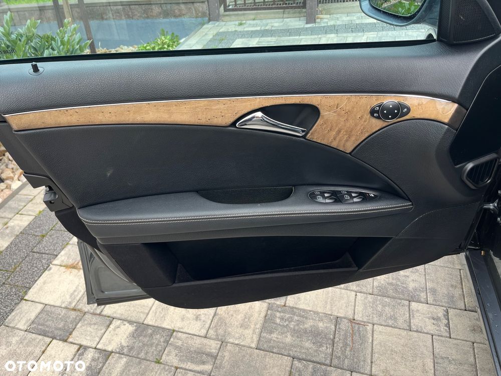 Mercedes-Benz Klasa E 350 4Matic Avantgarde Sport Edition - 17