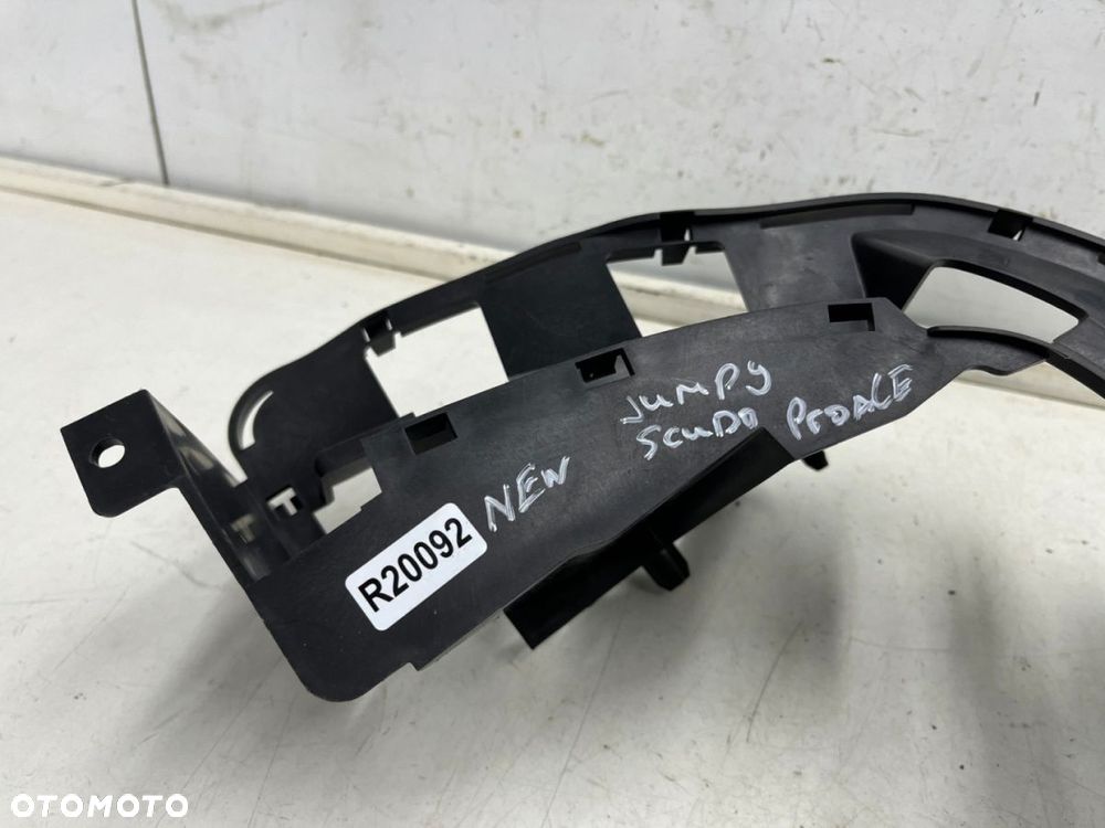 Ślizg Citroen Jumpy Expert Scudo Vivaro C Zafira Life ProAce 16r.- prawe tylne mocowanie wspornik - 6