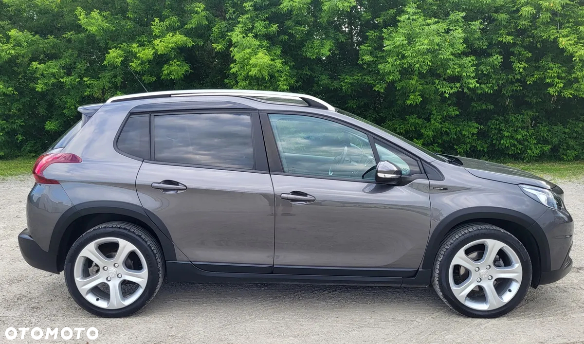 Peugeot 2008 1.2 Pure Tech GPF Signature S&S - 8