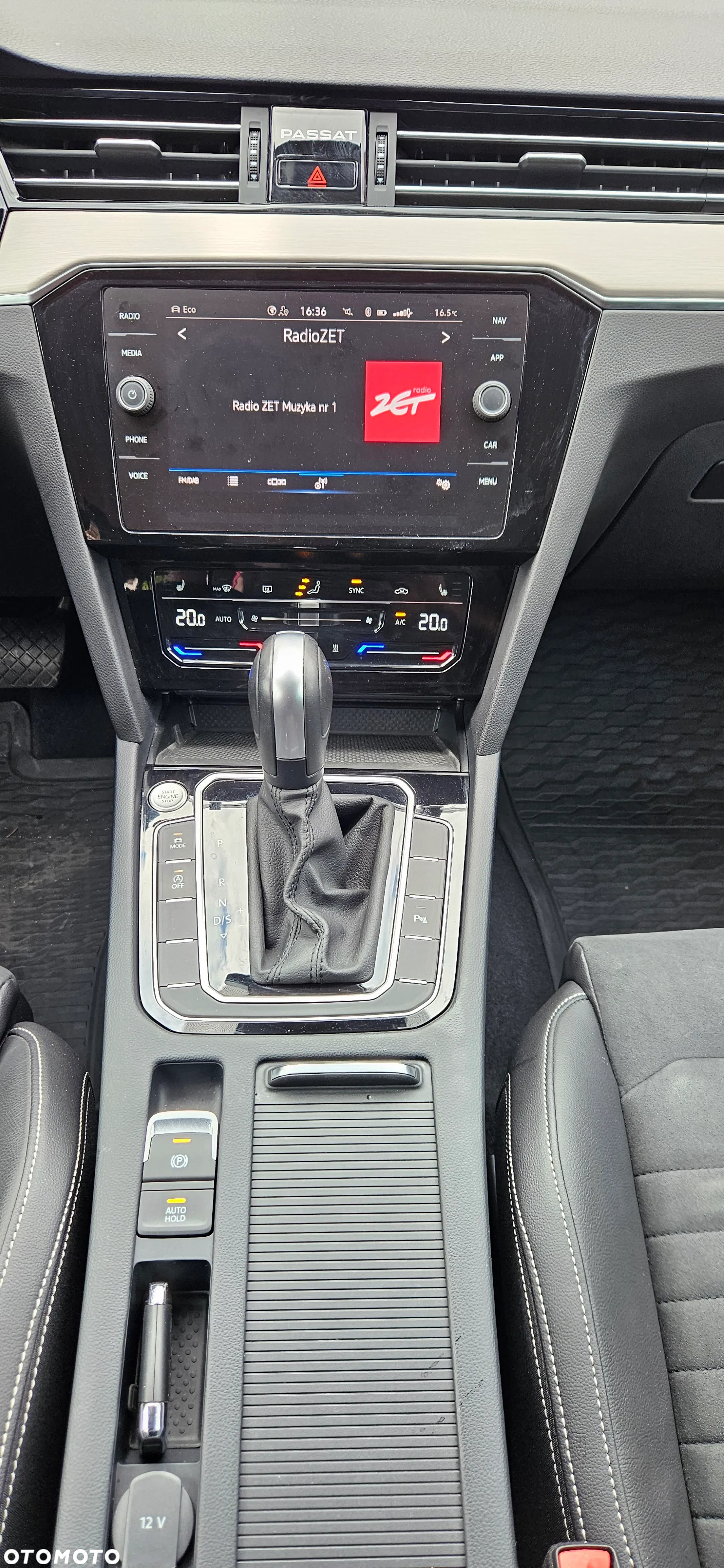 Volkswagen Passat Variant 2.0 TDI SCR DSG 4Motion Elegance - 25