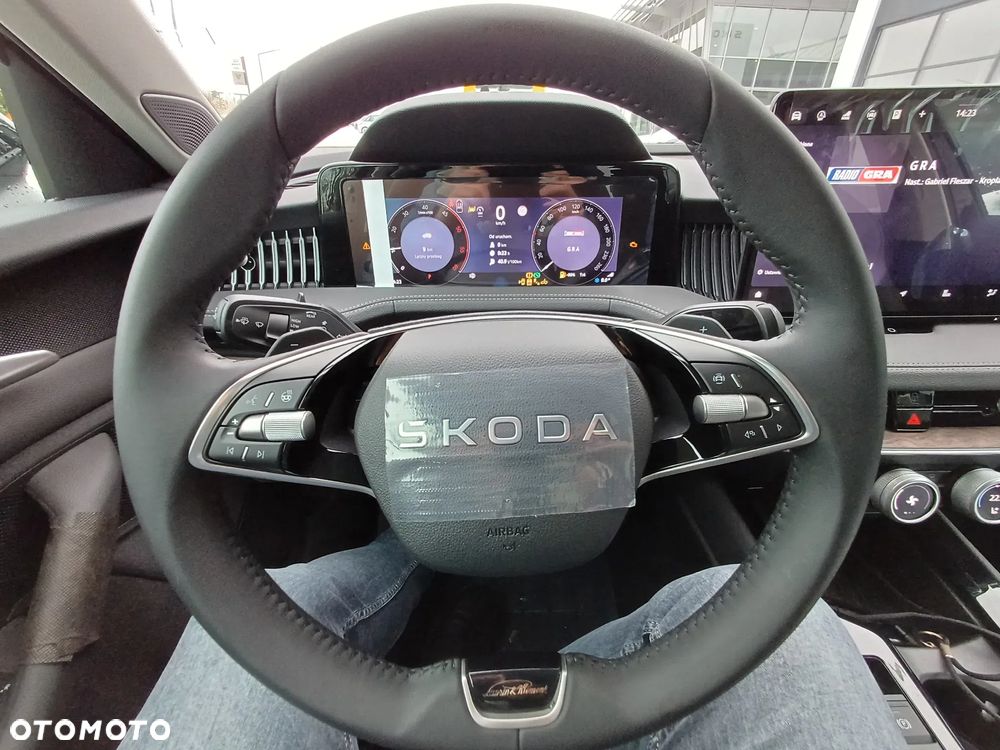 Skoda Superb 2.0 TDI SCR 4x4 L&K DSG - 12