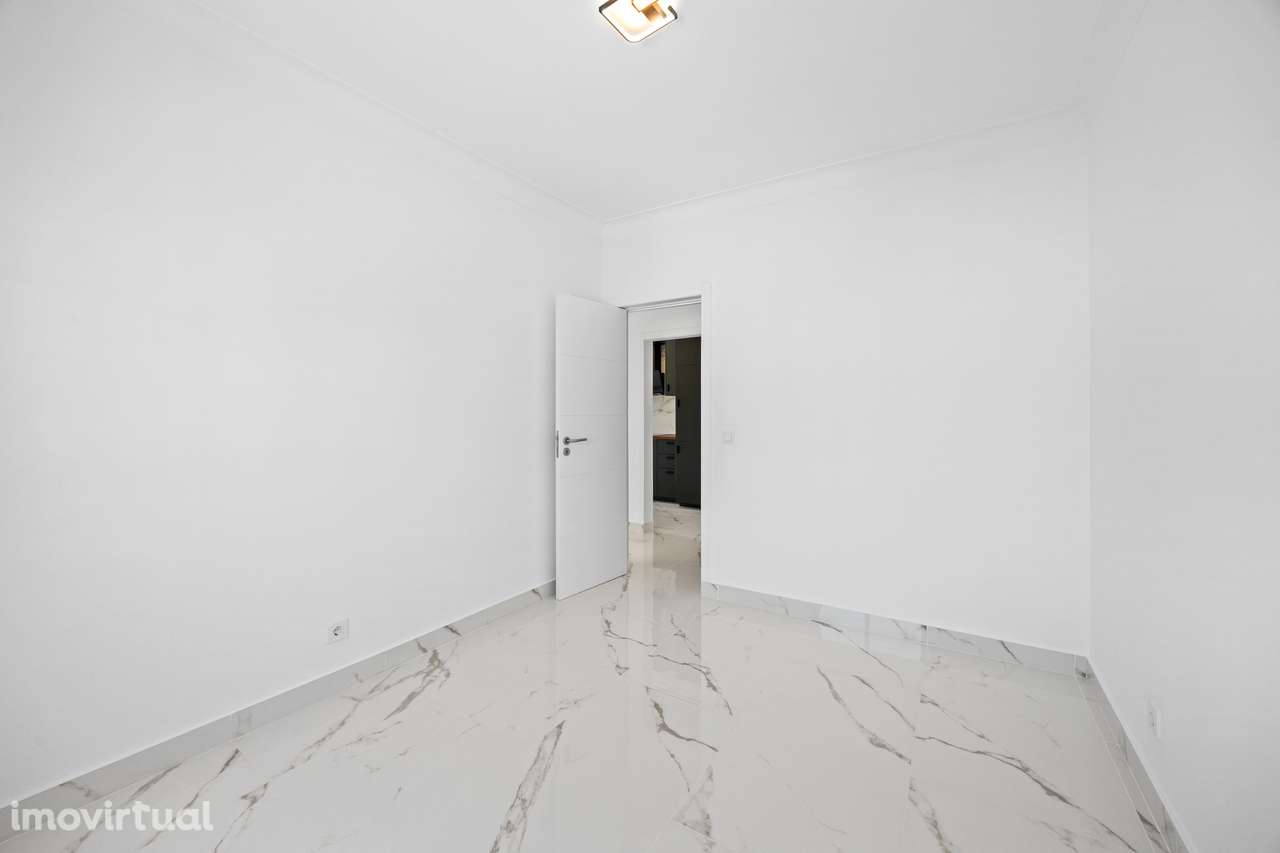 Apartamento de luxo T2 com estacionamento privativo em Almada - Grande imagem: 4/21