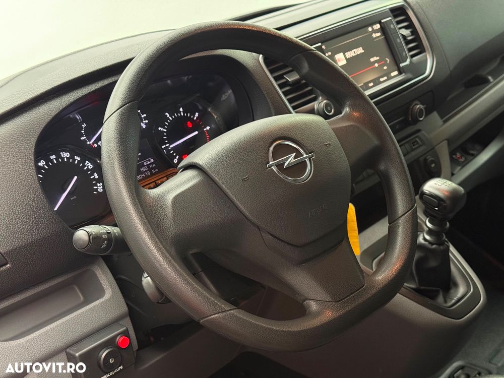 Opel Vivaro - 11