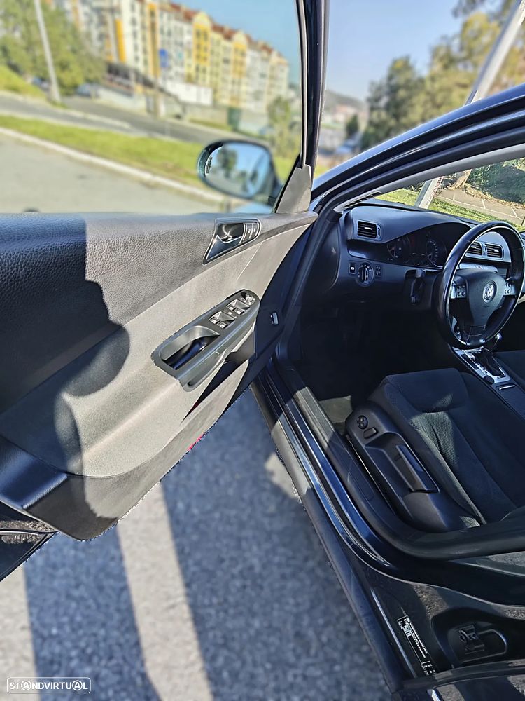 VW Passat Variant 2.0 TDI Confortline DSG - 9