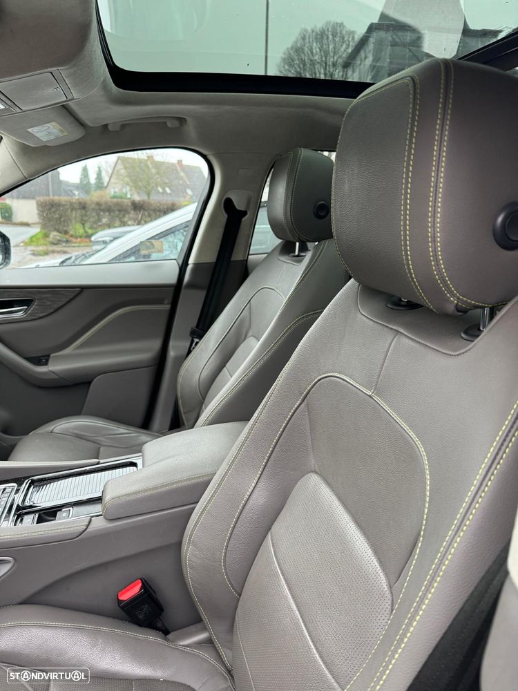 Jaguar F-Pace 25d AWD Aut. R-Sport - 6