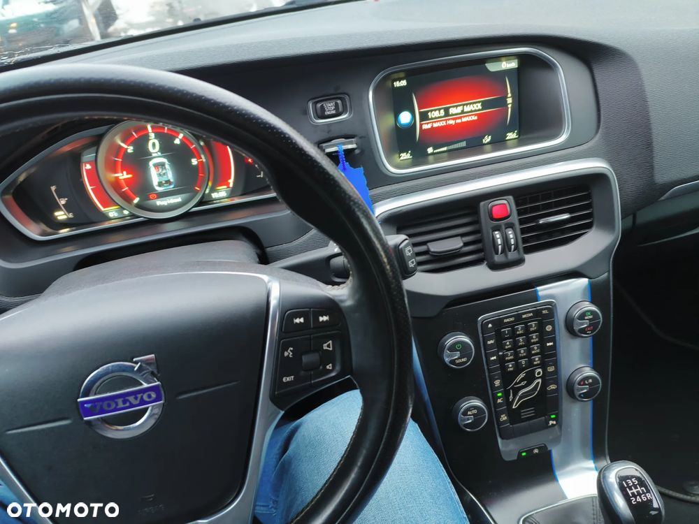 Volvo V40 D4 Drive-E R-Design Summum - 11