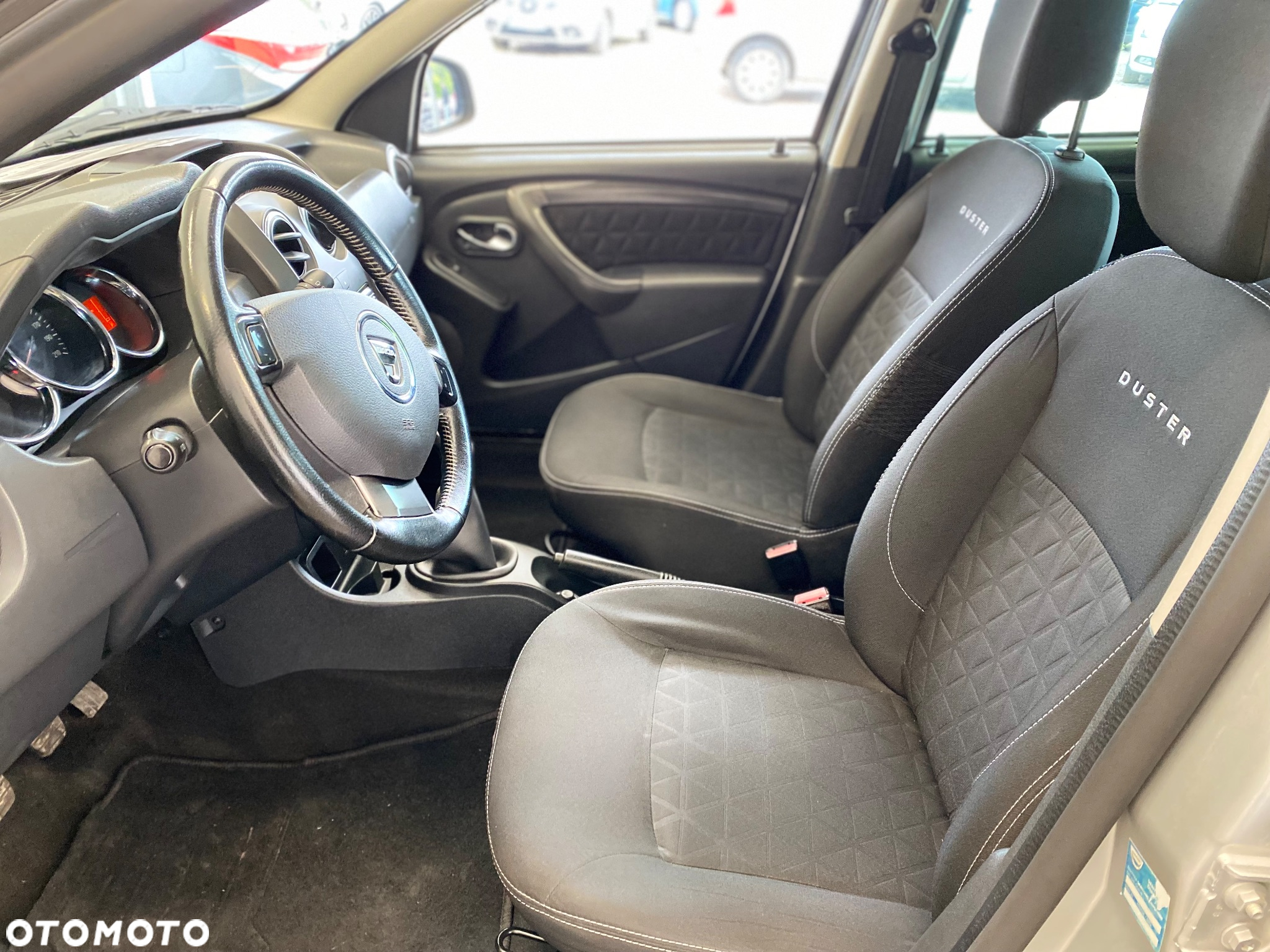 Dacia Duster 1.6 Laureate - 9