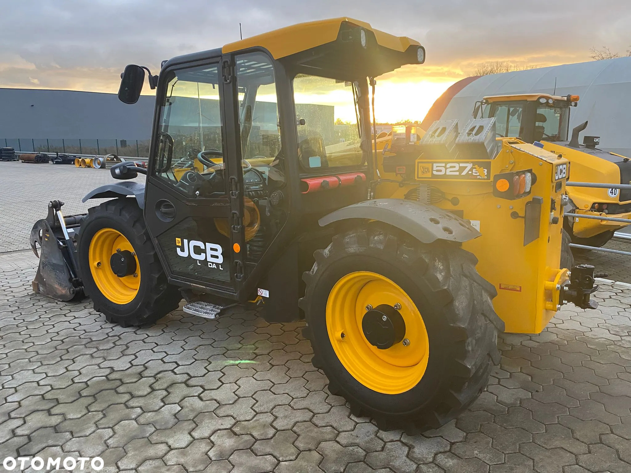 JCB 527-58 Agri Plus - 3