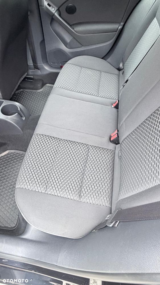 Volkswagen Golf 1.6 TDI Comfortline - 4