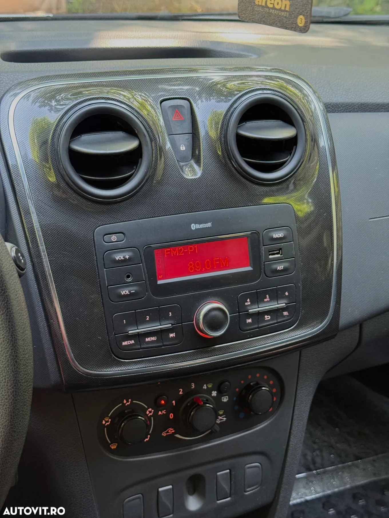 Dacia Sandero 0.9 TCe Laureate - 18