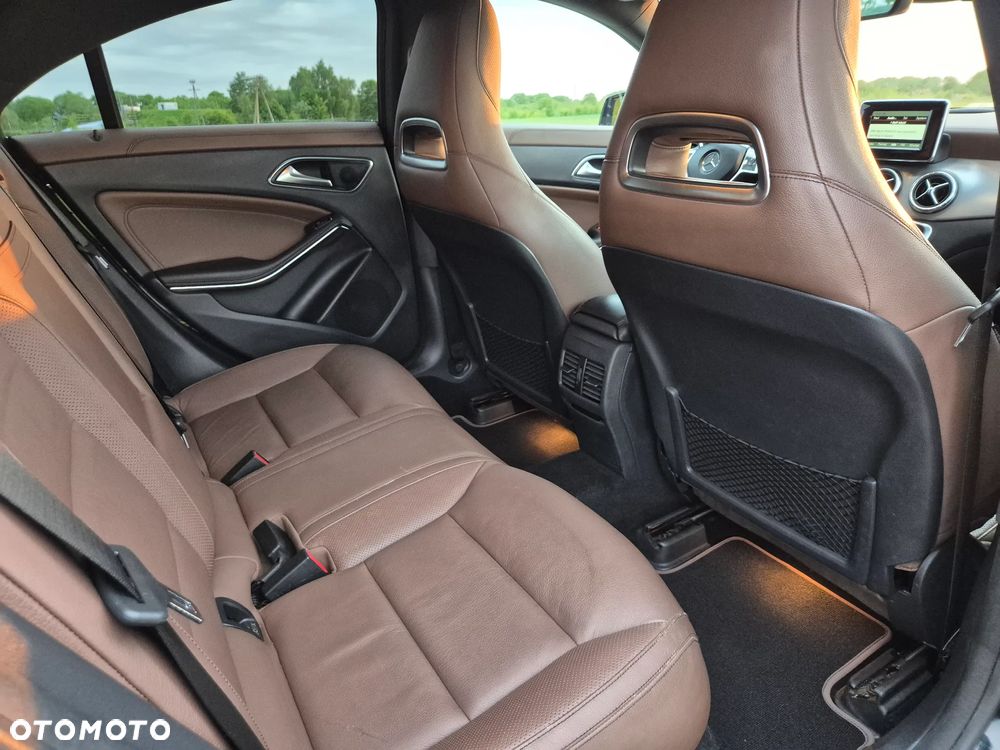Mercedes-Benz CLA - 16
