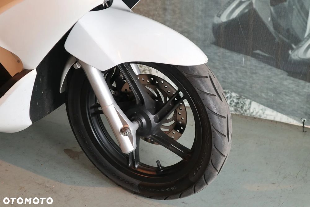 Honda PCX - 12