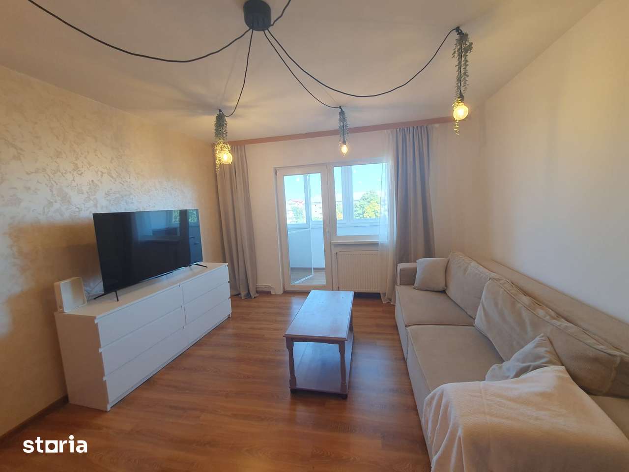 De închiriat apartament cu 3 camere – Zona Lipovei — fotografia 1