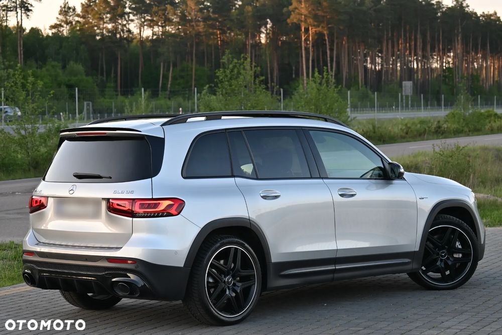 Mercedes-Benz GLB - 11