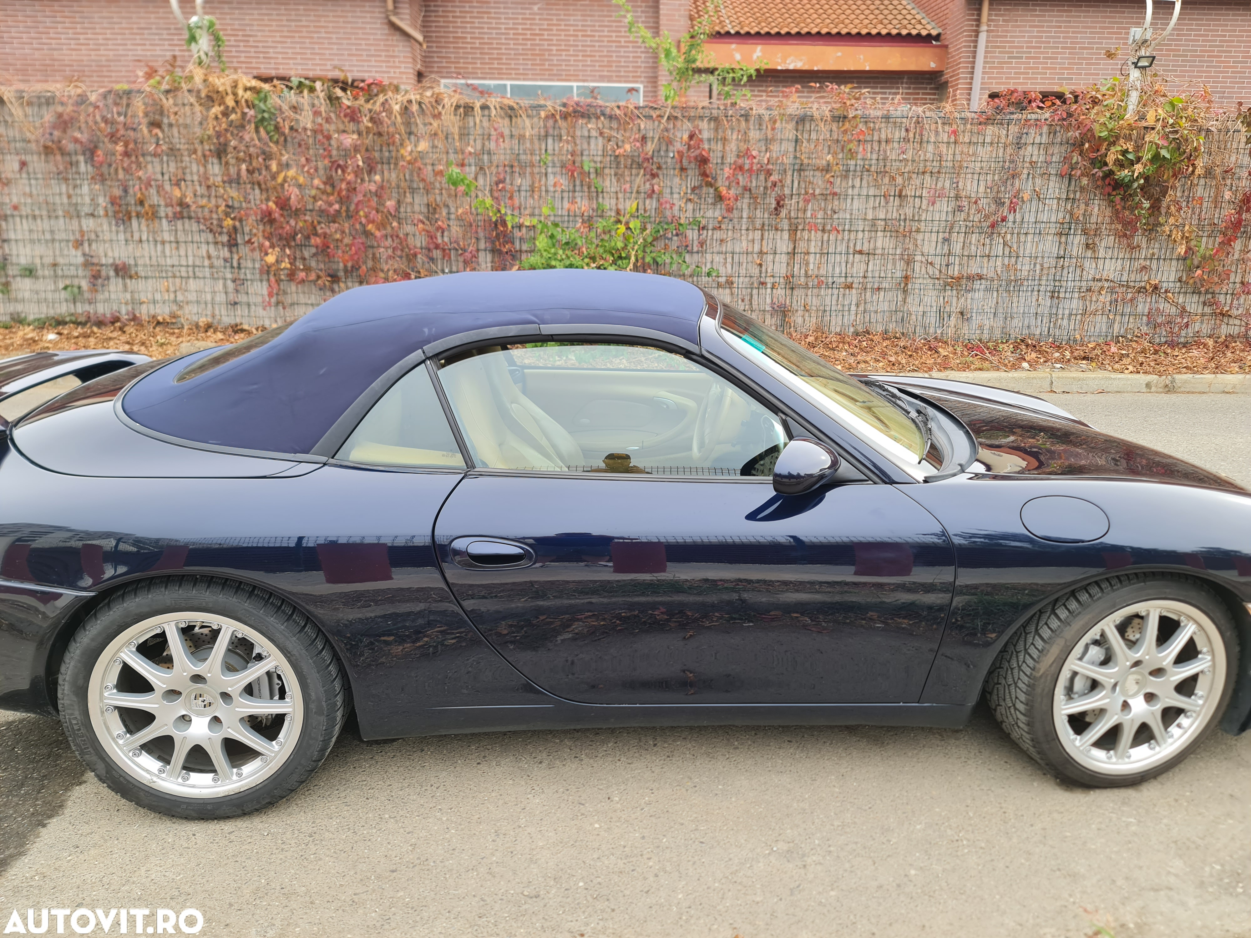 Porsche 911 Carrera 4 Cabriolet - 9