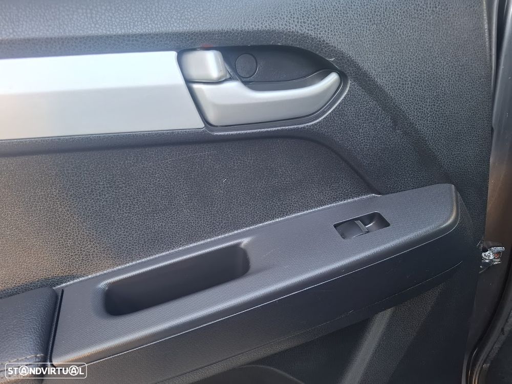 Isuzu D-Max 4x4 Cabine Dupla Auto Premium - 34