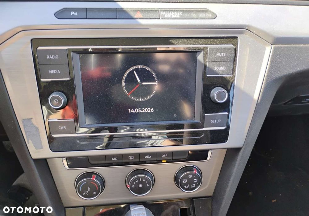 Volkswagen Passat - 14