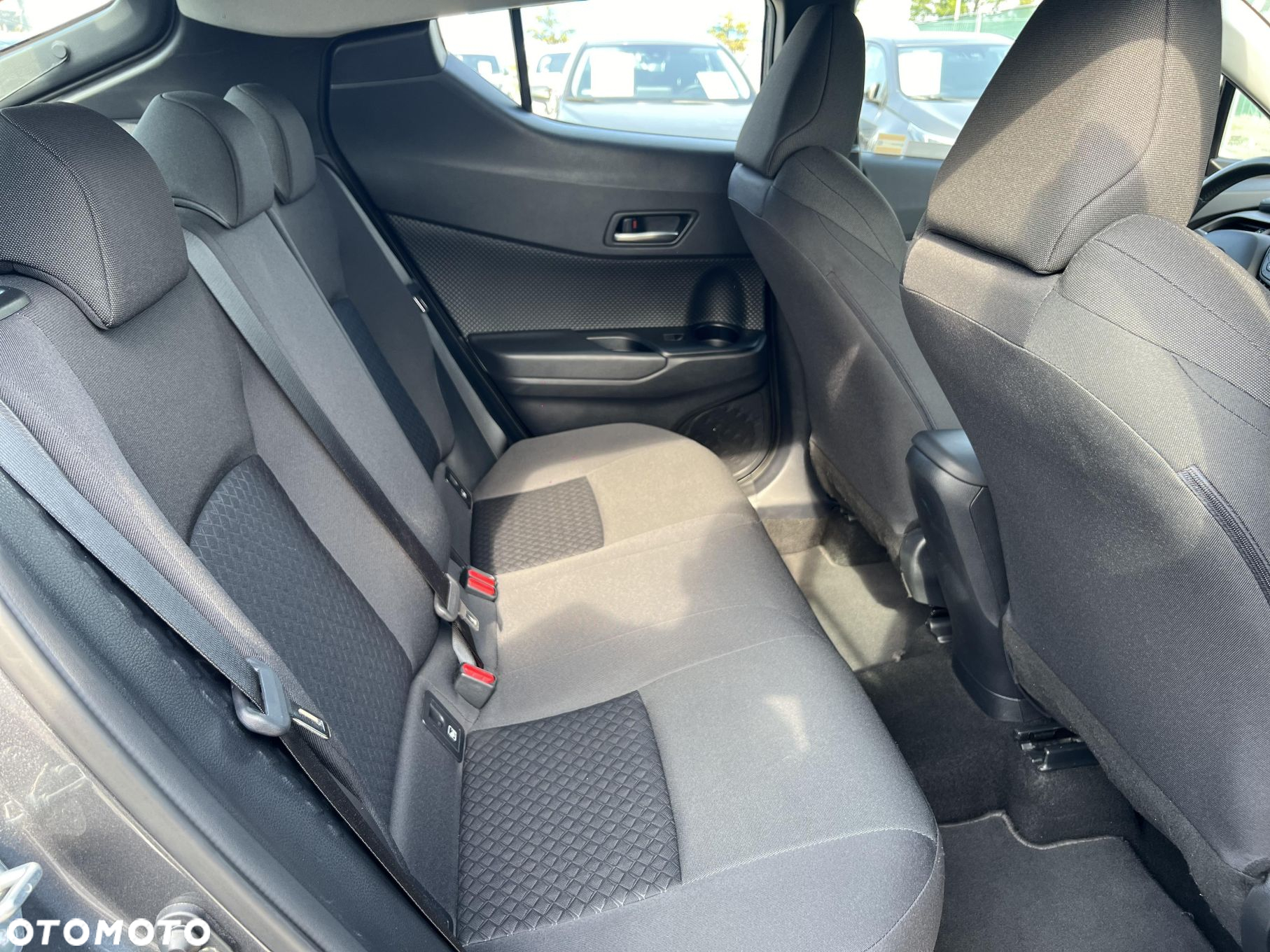 Toyota C-HR - 11