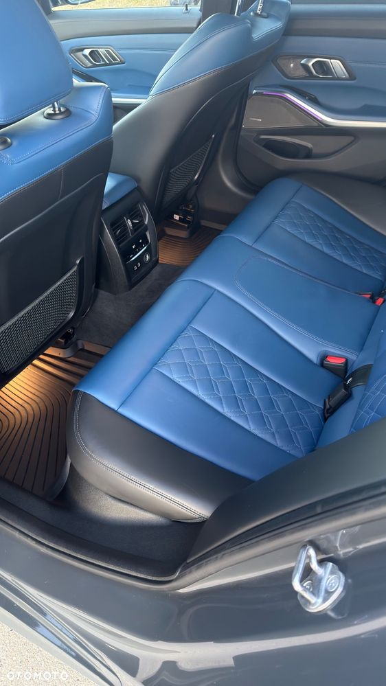 BMW Seria 3 330i xDrive - 23