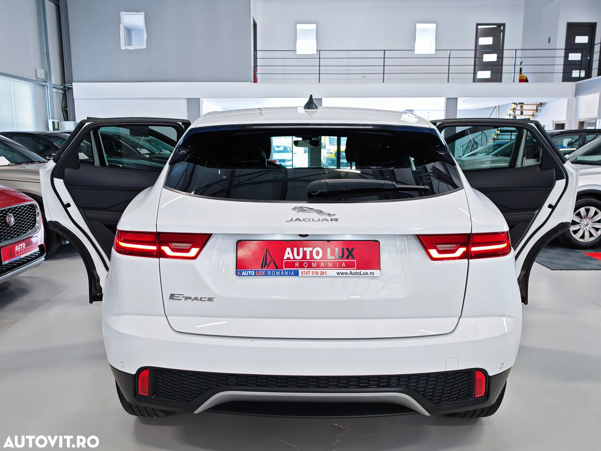 Jaguar E-Pace D150 AWD Aut. Chequered Flag - 31