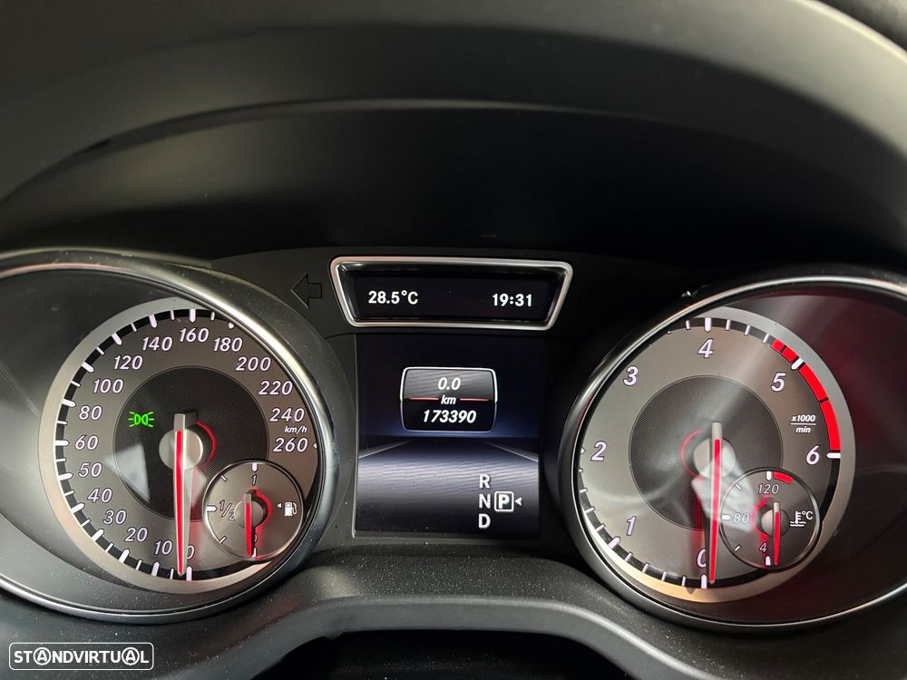 Mercedes-Benz CLA 220 CDI 7G-DCT AMG Line - 46