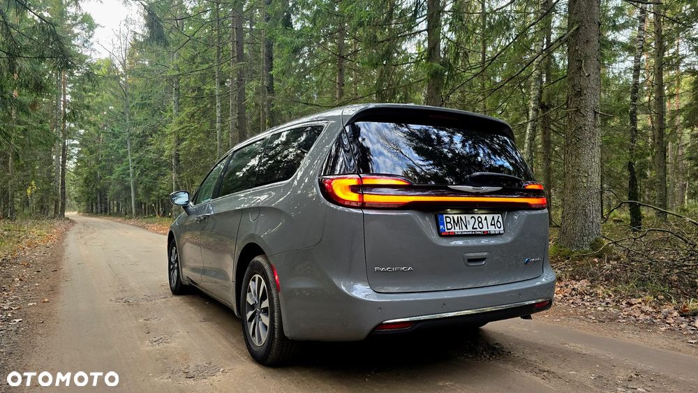 Chrysler Pacifica - 7