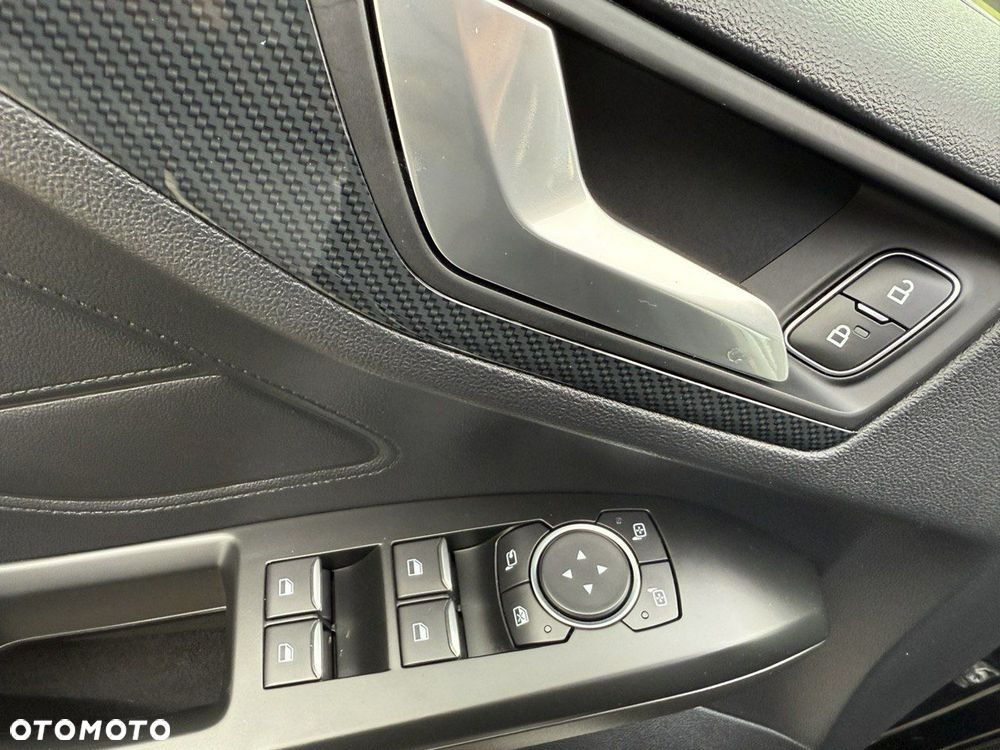 Ford Focus - 33