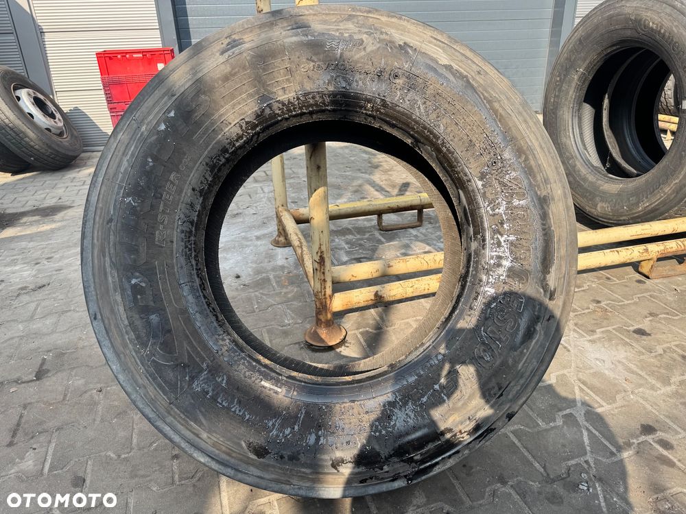 Opona Bridgestone 315/70 R22,5 - 1