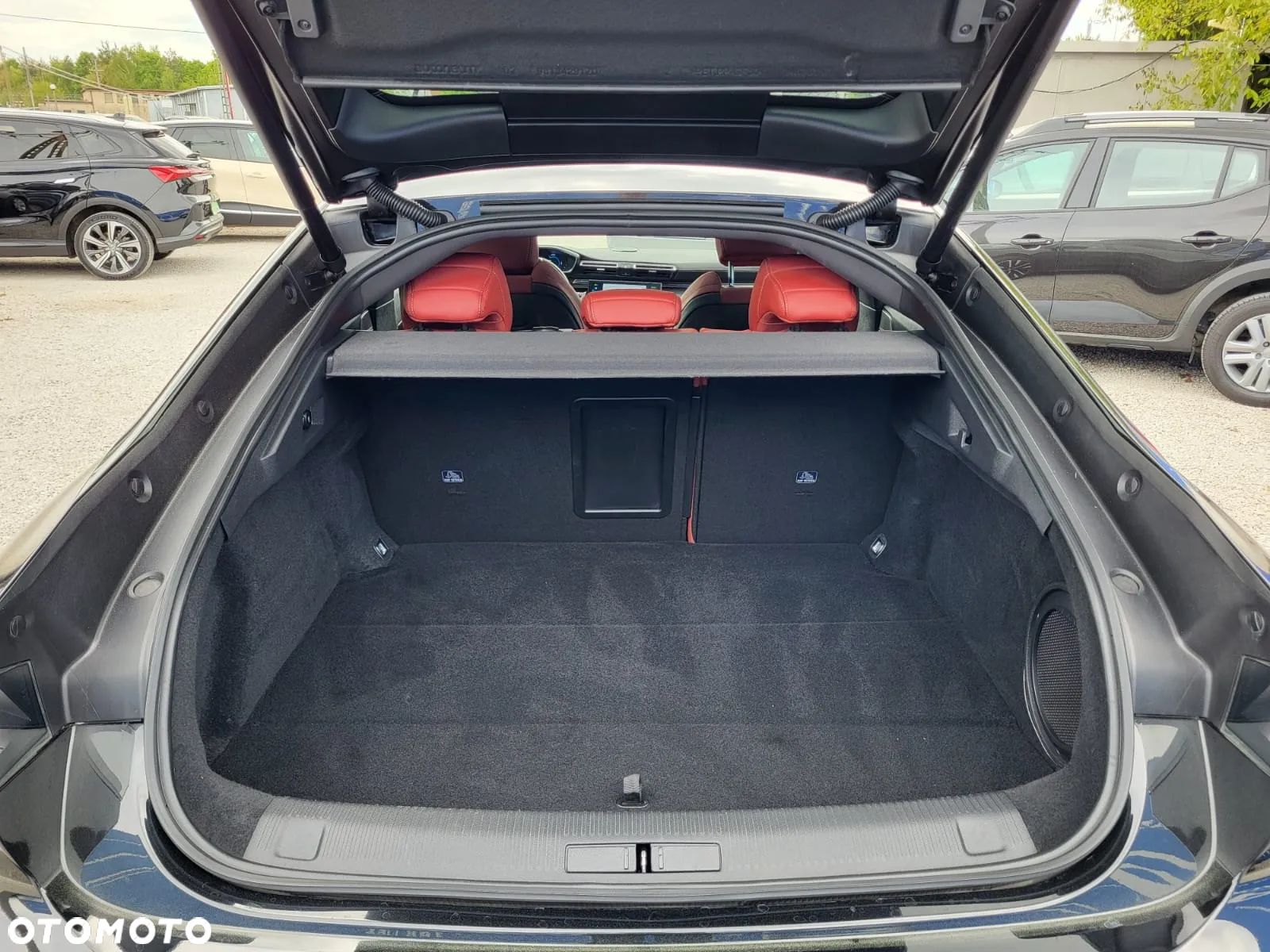 Peugeot 508 Plug-In Hybrid 225 e-EAT8 GT - 30
