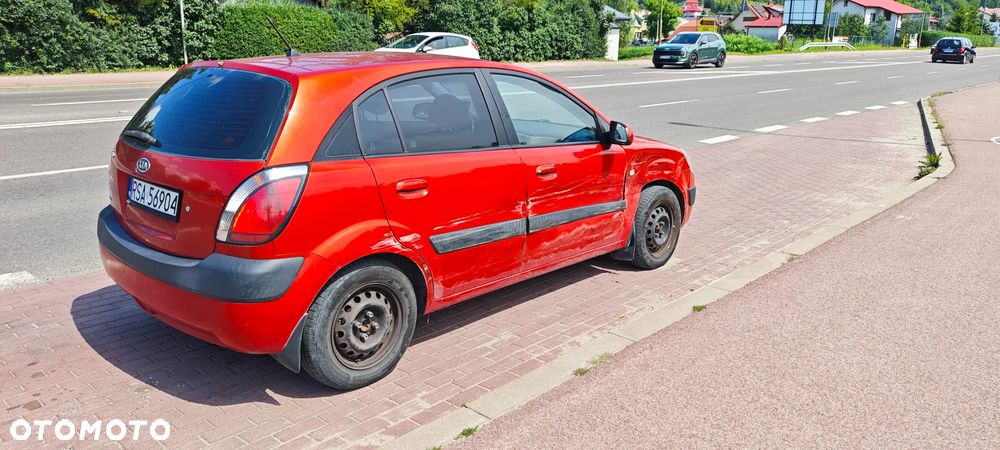 Kia Rio 1.4 EX - 8