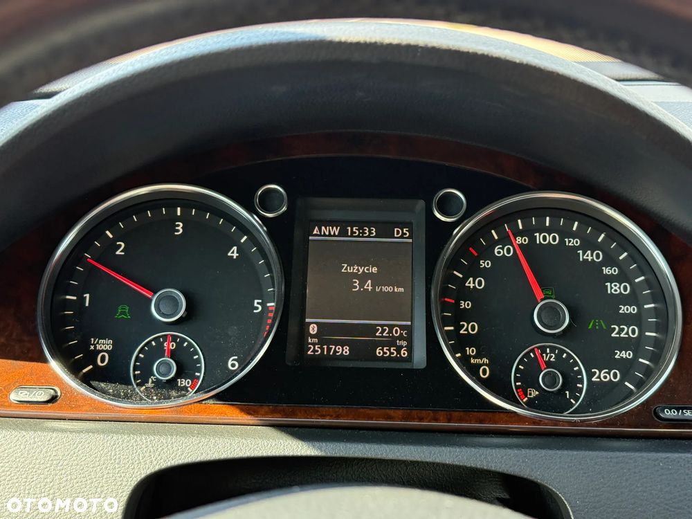Volkswagen Passat 2.0 TDI Highline DSG - 32