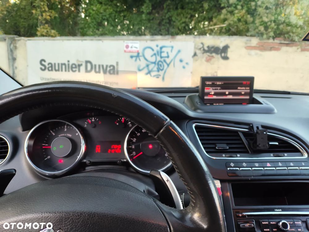 Peugeot 5008 HDI FAP 110 EGS6 Premium - 21